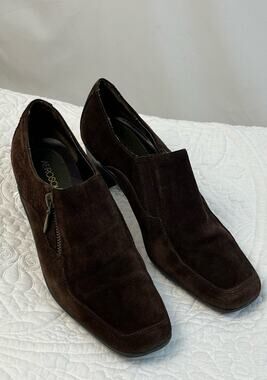 Aerosoles Women's Size 8 Brown Suede Slip On Dress or Business Heels